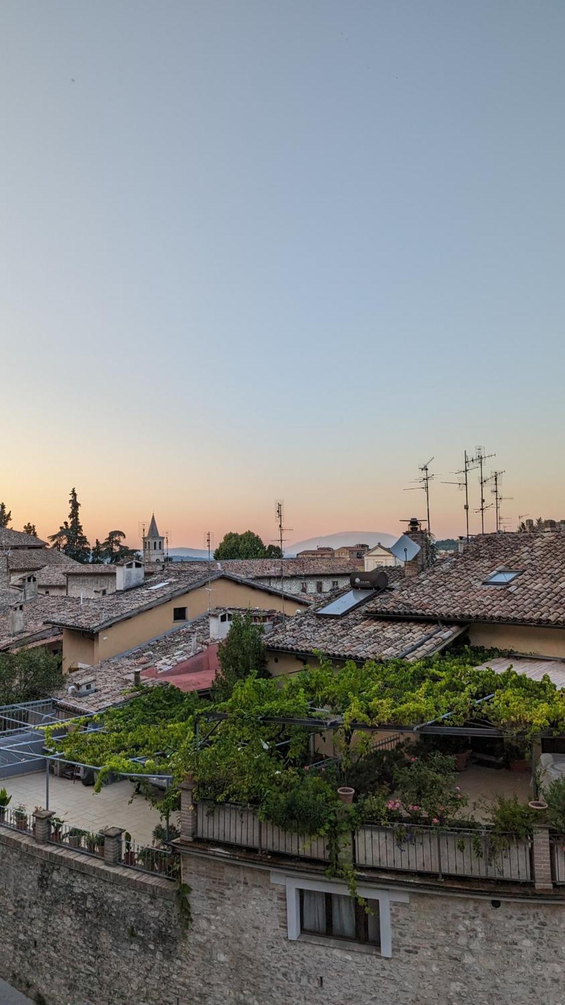 Lizium Spoleto Apartment Luaran gambar